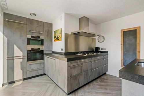 Complete keuken, Huis en Inrichting, Keuken | Complete keukens, Gebruikt, Overige typen, Grijs, Graniet of Steen, Greeploos, Met kookeiland