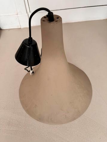 Vintage heksenhoed lamp beschikbaar voor biedingen