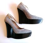 Burberry zware hoge pumps wedge plateauzool tweedstof 38 tnc, Pumps, Burberry, ., Ophalen of Verzenden