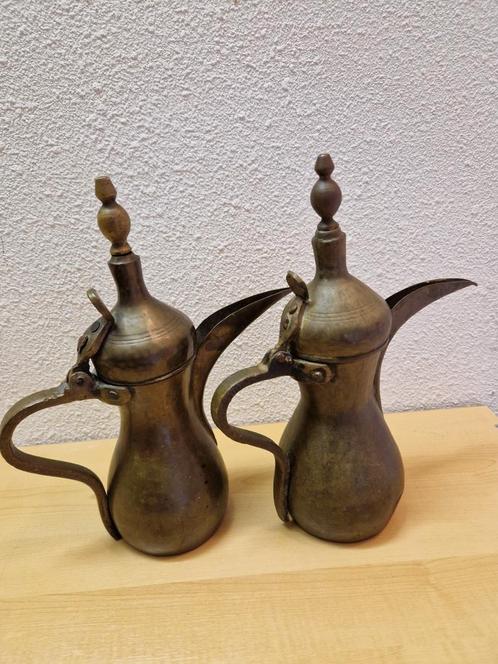 Arabische koffiepot dallah twee stuks, Antiek en Kunst, Antiek | Koper en Brons, Ophalen of Verzenden