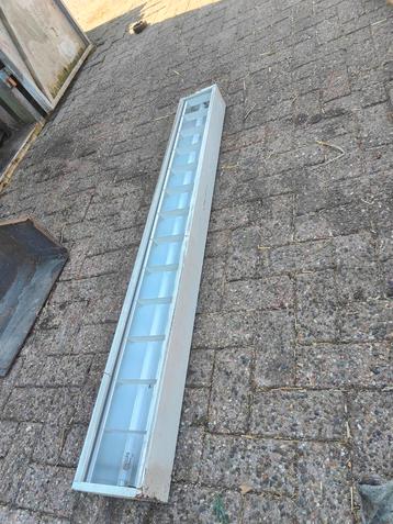 TL armaturen 150x18cm met TL-buis 18 stuks beschikbaar voor biedingen