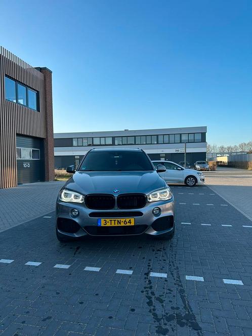 BMW X5 Xdrive 30D Aut8 (2014) 2014 Grijs, Auto's, BMW, Bedrijf, X5, 360° camera, 4x4, Achteruitrijcamera, Adaptieve lichten, Adaptive Cruise Control