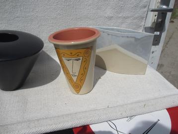 Design vazen Vila Pottery/Velsen/ Eng-Lys Denmark/PG Olsson beschikbaar voor biedingen