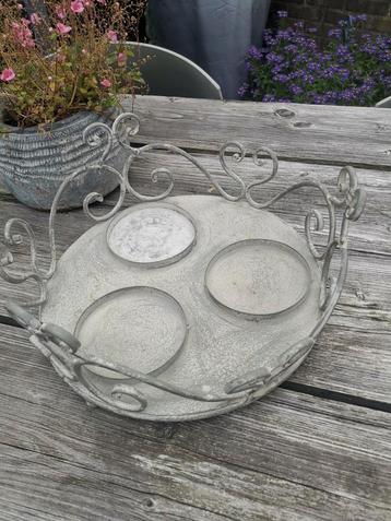 Leuk brocante plantenhouder/plateau 35cm beschikbaar voor biedingen