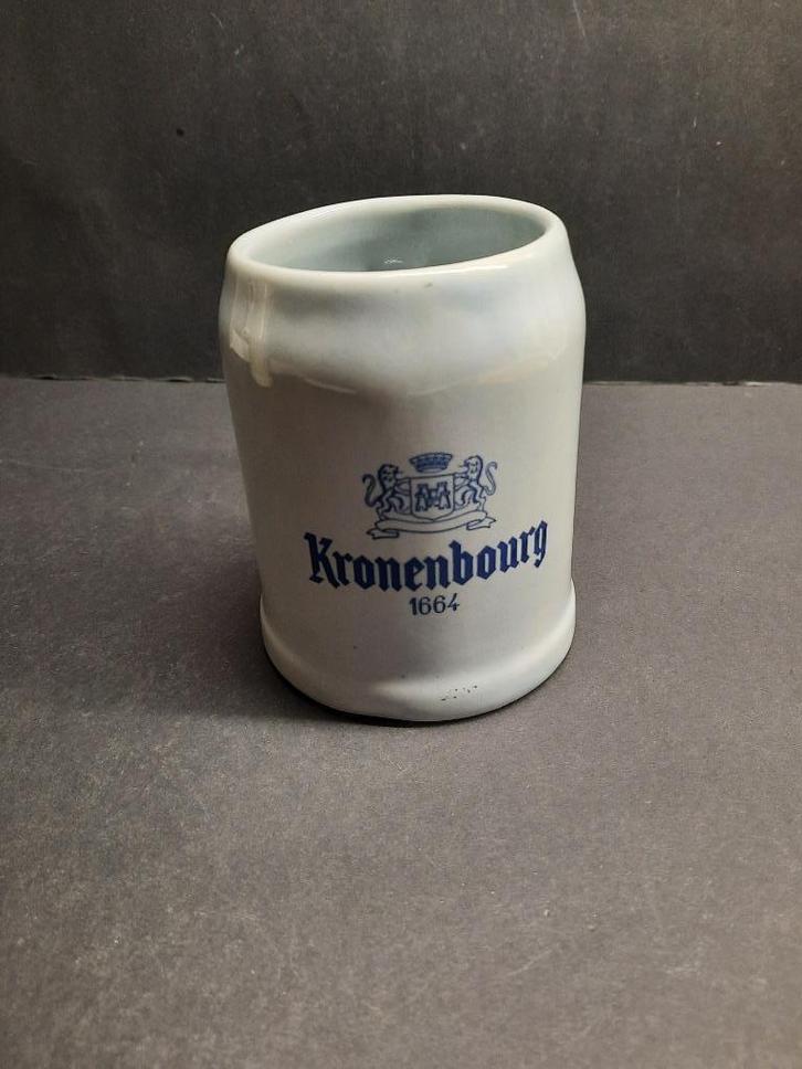 Bierpul van aardewerk Kronenbourg 1664, Verzamelen, Biermerken, Zo goed als nieuw, Pul(len), Overige merken, Ophalen of Verzenden