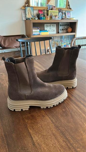 Suede laarsjes Bata Italië 37 beschikbaar voor biedingen