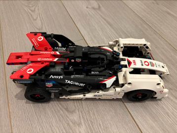 LEGO Technic Formula E Porsche 99X Electric (42137) beschikbaar voor biedingen