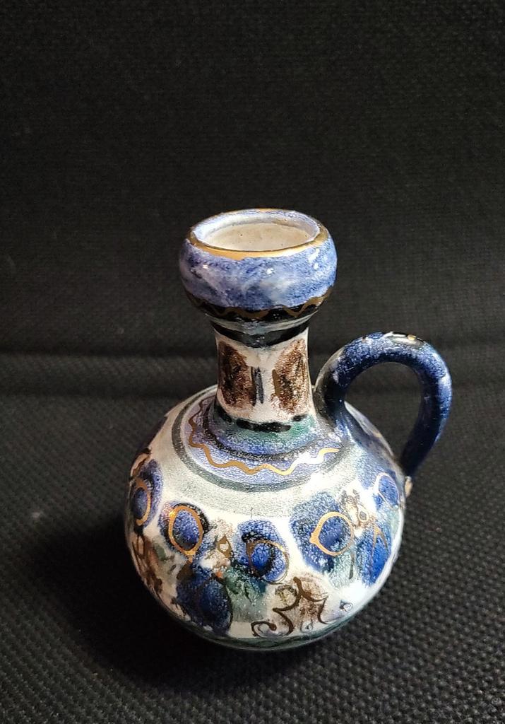 Vintage Dok de Olde Kruyk vaas blauw en gouden accenten, Antiek en Kunst, Antiek | Keramiek en Aardewerk, Verzenden