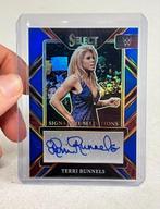 2023 Panini Select WWE Terri Runnels limited + Handtekening, Nieuw, Spelerskaart, Ophalen of Verzenden, Overige sporten