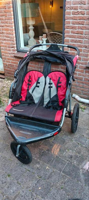 Dubbele Buggy beschikbaar voor biedingen
