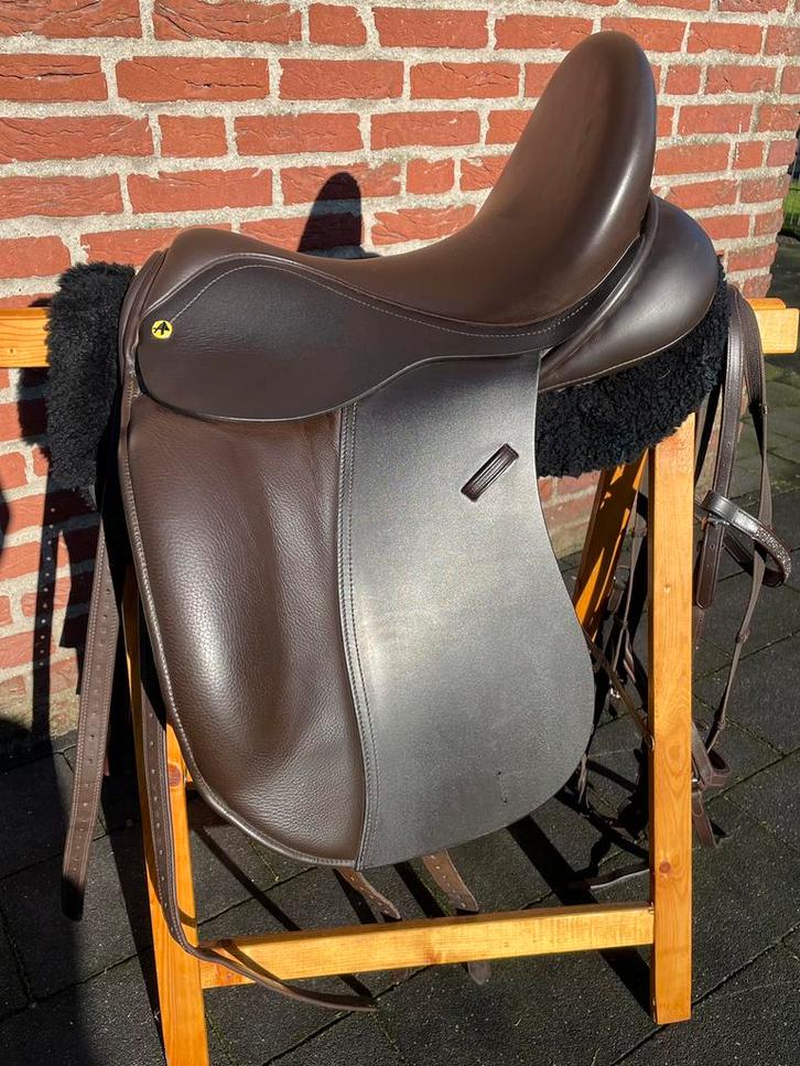 Dressuurzadel Anatomica octant G3 17,5 inch fit 4 te koop, Dieren en Toebehoren, Paarden en Pony's | Zadels, Zo goed als nieuw