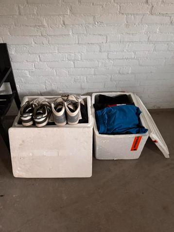 Partij Merkkleding Nauwelijks Gedragen beschikbaar voor biedingen