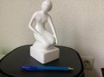 Design keramiek beeldje,naakte dame op sokkel., Ophalen of Verzenden