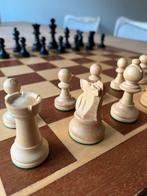 Schaakbord met schaakstenen set schaken chessboard vintage, Een of twee spelers, Ophalen of Verzenden, Gebruikt