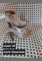 Korte laarsjes dames zilver/grijs, Kleding | Dames, Schoenen, Ophalen of Verzenden