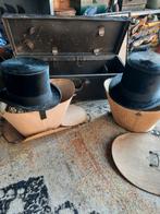 Oude hoeden koffer met 2 hoeden, Gedragen, Ophalen