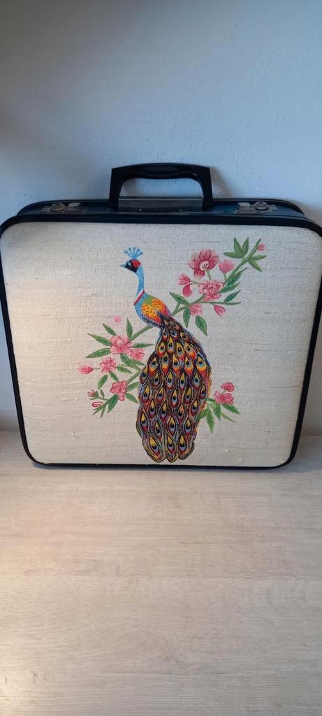 Bevlogen vintage pauwen koffer upcycle design, Sieraden, Tassen en Uiterlijk, Koffers, Zo goed als nieuw, Leer, Minder dan 50 cm