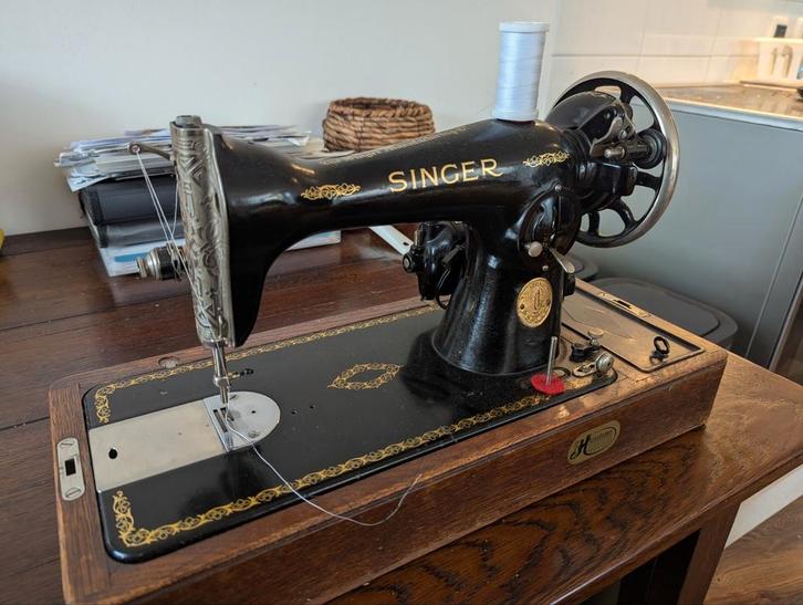 Singer 15K naaimachine met electro-motor, Antiek en Kunst, Antiek | Naaimachines, Ophalen