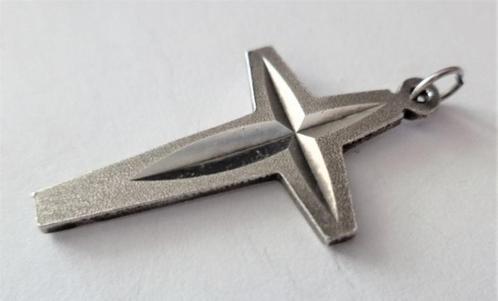 Zilveren hangertje - kruisje (7863-136), Antiek en Kunst, Antiek | Religie, Ophalen