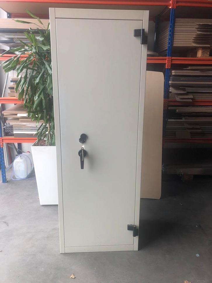 brandvertragende/inbraakvertragende archiefkast/ kluiskast, Huis en Inrichting, Brandblussers en Brandkasten, Gebruikt, Brandkast