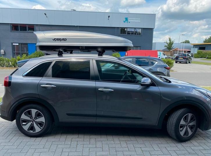 Te huur: Dakkoffer + rails voor Skoda Scala, Auto diversen, Dakkoffers, Zo goed als nieuw, Ophalen