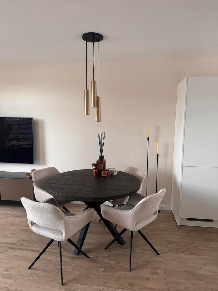 Eettafel Bressano zwart Kwantum - 1.5 jaar oud, Huis en Inrichting, Tafels | Eettafels, Gebruikt, 100 tot 150 cm, Vier personen