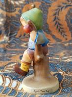 Mooi oud vintage Goebel Hummel beeldje uit Duitsland 9,8 cm., Antiek en Kunst, Antiek | Porselein, Ophalen of Verzenden