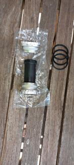 shimano sbb70 bottom bracket, Fietsen en Brommers, Ophalen of Verzenden, Nieuw