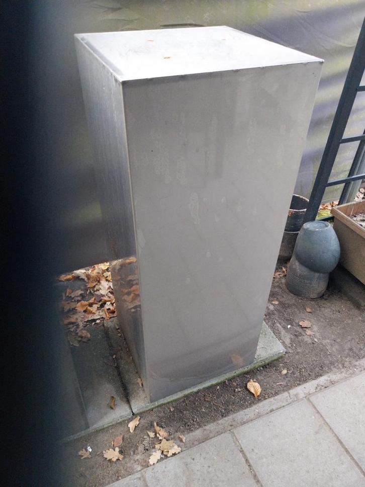 Strakke rvs zuilen., Tuin en Terras, Bloempotten, Gebruikt, Overige materialen, Binnen, Balkon, Tuin, 70 cm of meer, 25 tot 40 cm