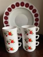 6 retro mokken met bloemen+retro schaal, Ophalen of Verzenden, Huis en Inrichting