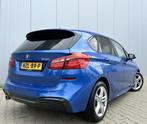 BMW 2-serie Active Tourer 218i High Executive M-sport Aut., Auto's, Gebruikt, Euro 6, Adaptive Cruise Control, Blauw