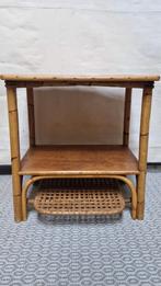 leuke vintage rotan bijzettafel/tv meubel, Ophalen, Huis en Inrichting