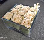 Decoratieve Roosjes in Glazen Vaas ✅, Ophalen of Verzenden, Gebruikt, Binnen