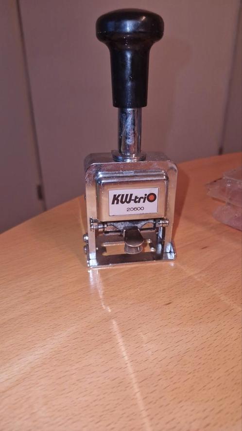 Numerator, prof. doornummer stempel (incl kussens en inkt), Hobby en Vrije tijd, Stempelen, Zo goed als nieuw, Ophalen of Verzenden
