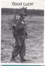 Good Luck! / soldaat in volle camouflage bepakking., Verzenden, Landmacht, Nederland, Foto of Poster