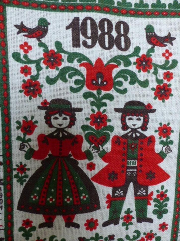 stoffen kalender 1988 kalender van stof, Diversen, Kalenders, Zo goed als nieuw, Maandkalender, Ophalen of Verzenden