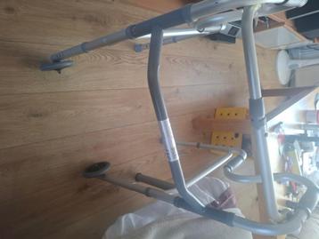 Looprek (Aidapt) hoogte verstelbaar, inklapbaar beschikbaar voor biedingen