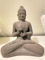 Prachtig Buddha boeddha beeld uit Indonesië zwart lavasteen, Huis en Inrichting, Ophalen of Verzenden, Zo goed als nieuw