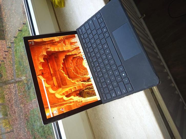Aangeboden: een prachtige Microsoft Surface Pro 6, Computers en Software, Windows Tablets, Zo goed als nieuw, 10 inch, Ophalen of Verzenden