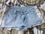 Lichtblauwe korte spijkerbroek met rafels, maat 36., Kort, Blauw, Ophalen of Verzenden, Maat 36 (S)