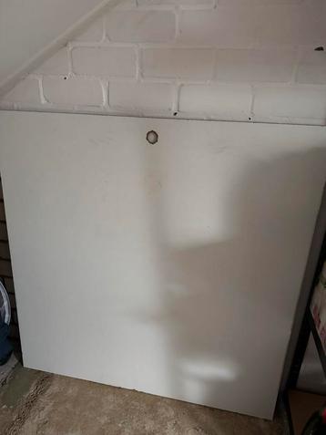 Twee wandpanelen te koop beschikbaar voor biedingen