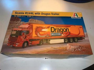 Italeri Scania R144L Dragon Trailer 1:24 Modelbouwdoos beschikbaar voor biedingen
