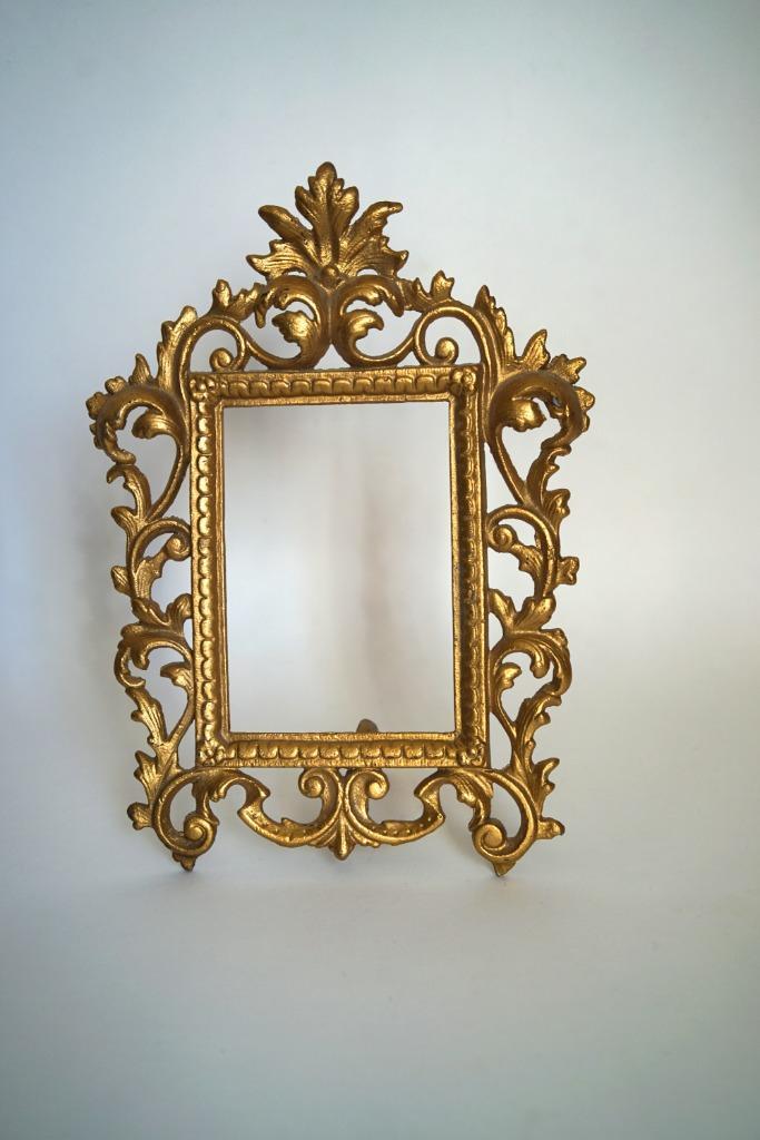 vintage  lijst gegoten metaal goudkleurig revlon rococo stij, Huis en Inrichting, Woonaccessoires | Lijsten, Gebruikt, Minder dan 50 cm