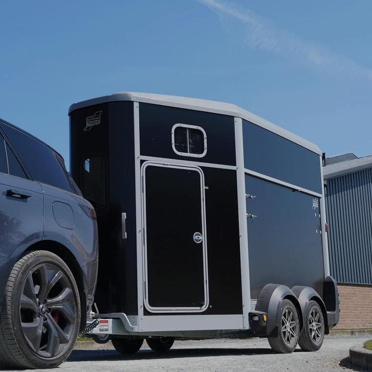 2025 IFOR WILLIAMS HB506 Paardentrailer met vooruitloop, Dieren en Toebehoren, Paarden en Pony's | Trailers en Aanhangwagens, Nieuw
