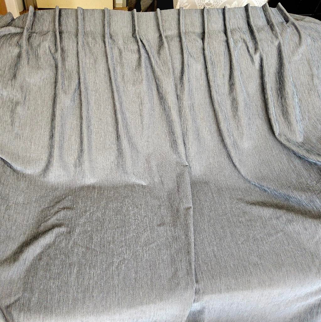 2 Grijze gordijnen van 245 cm hoog en elk 140 cm breed, 100 tot 150 cm, 200 cm of meer, Ophalen of Verzenden, Zo goed als nieuw