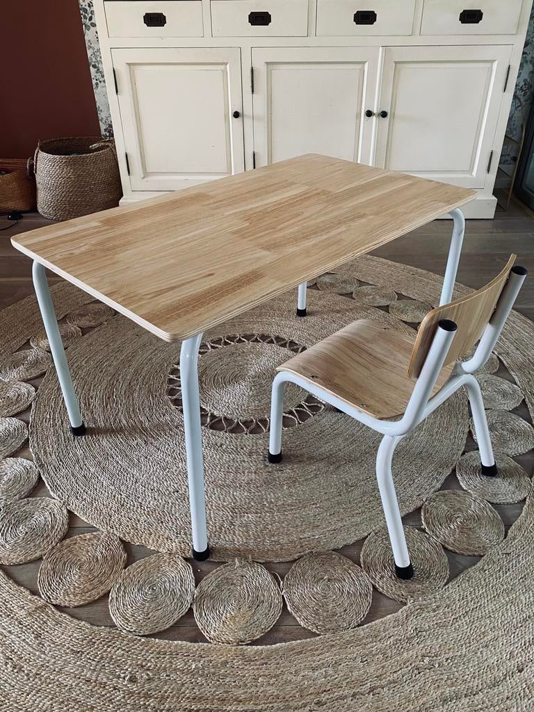 Tafel bureau stoel set Spello Kwantum kinderkamer, Huis en Inrichting, Bureaus, Ophalen, Zo goed als nieuw