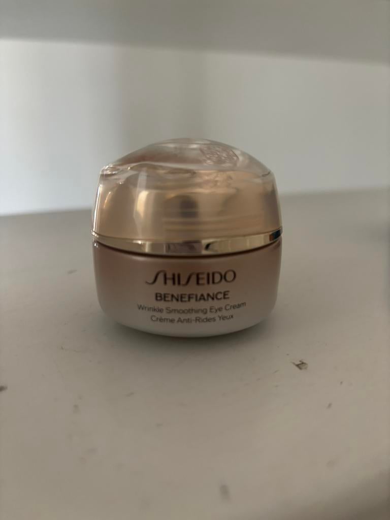 Shiseido benefiance wrinkle smooting eye cream, Ophalen of Verzenden, Zo goed als nieuw, Ogen