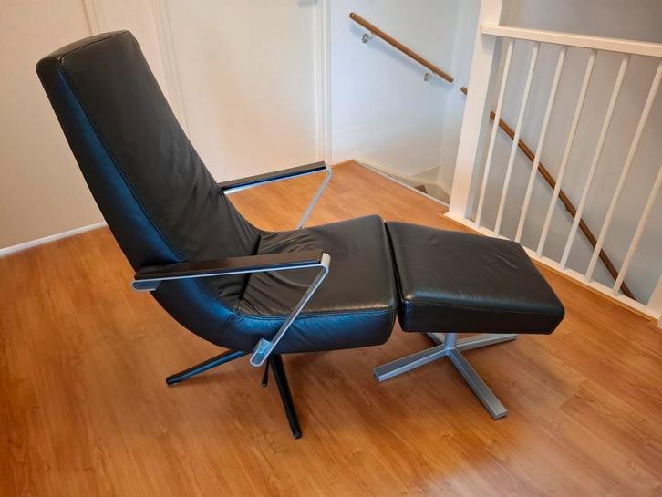 BoConcept design fauteuil met voetenbank, verstelbaar, Huis en Inrichting, Fauteuils, Zo goed als nieuw, Leer, 50 tot 75 cm, Minder dan 75 cm
