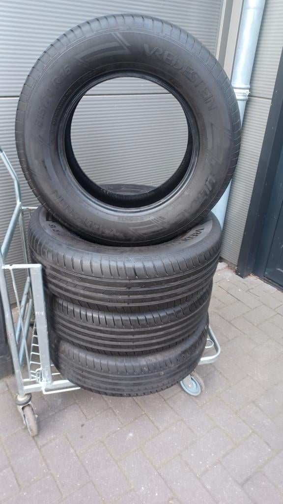 4 banden 215 70 16 100H 1723 vredestein 2x 6 mm 2x 5 mm, Ophalen, 16 inch, Band(en), Personenwagen
