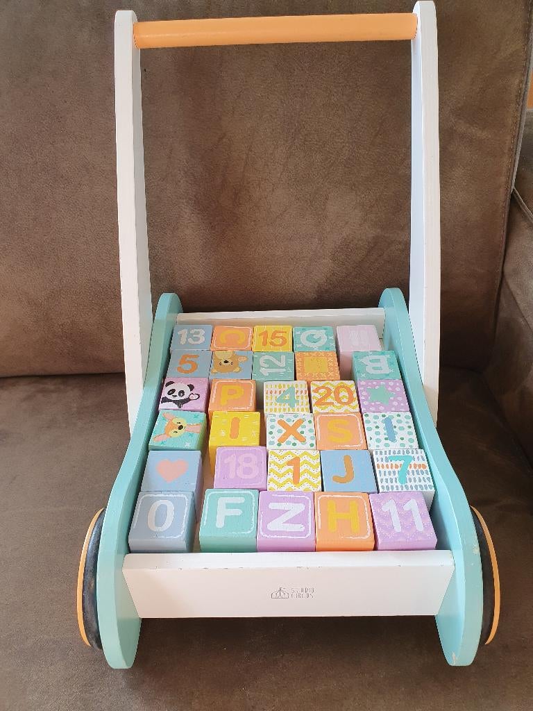 Studio Circus houten loopwagen / blokkenkar, Ophalen